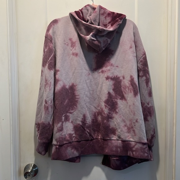 NWOT Chaser By Anthropologie. Revolve Brand. Runs Large - Picture 4 of 4